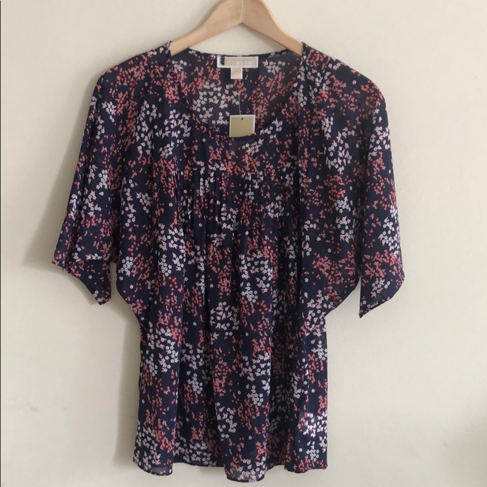 Michael Kors, flowers blouse, size small....🌻🌻🌻(2)
